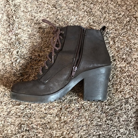 Soda chunky sole heel ankle boots - Picture 7 of 16